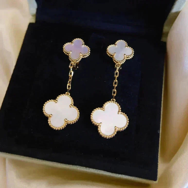 [ORA]CLOVER 2 MOTIF WHITE MOP EARRINGS