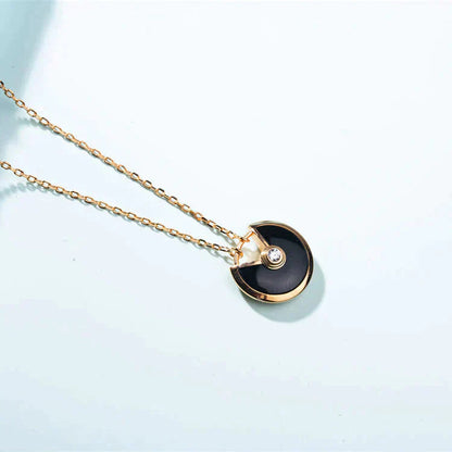 [ORA]AMULETTE GOLD CARNELIAN ONYX NECKLACE