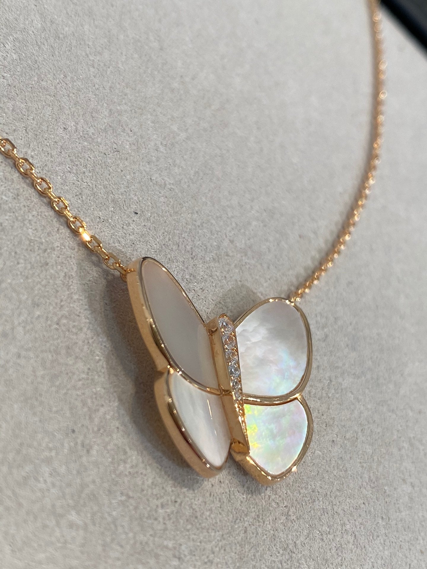 [ORA]BUTTERFLY GOLD MOP DIAMOND HALSKETTE