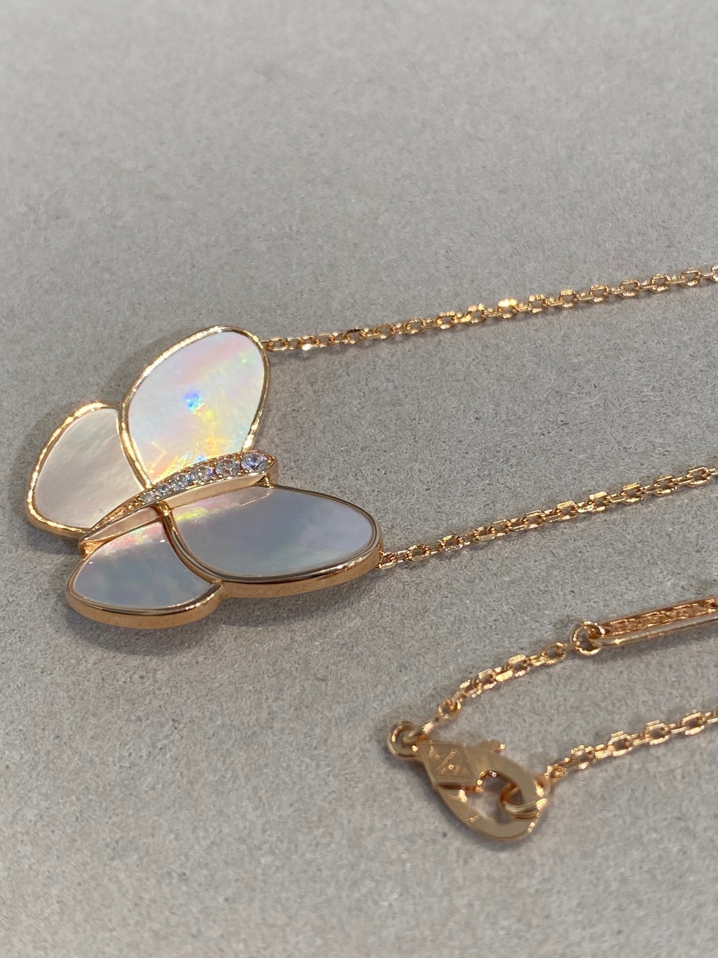 [ORA]BUTTERFLY GOLD MOP DIAMOND HALSKETTE