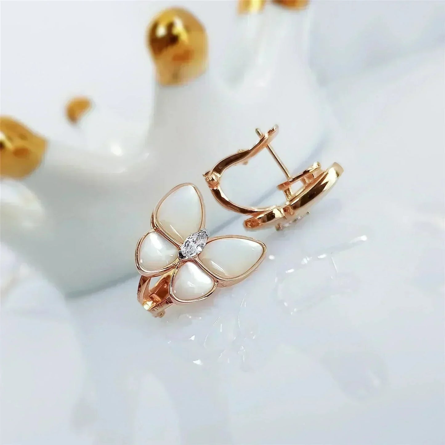 [ORA]BUTTERFLY MOP DIAMOND EARRINGS