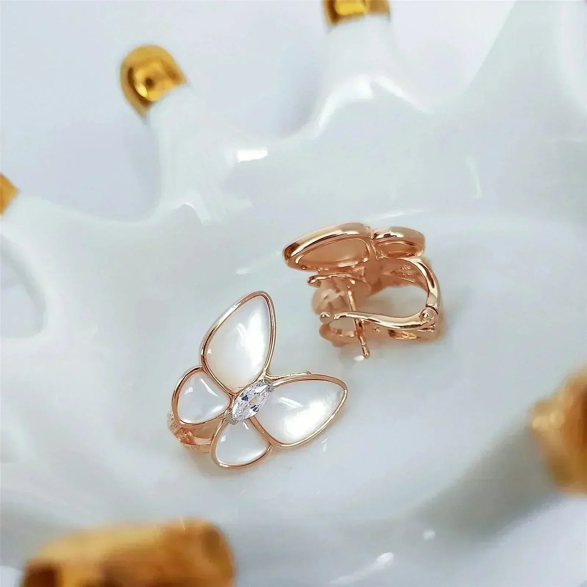 [ORA] バタフライモップ ダイヤモンドピアス