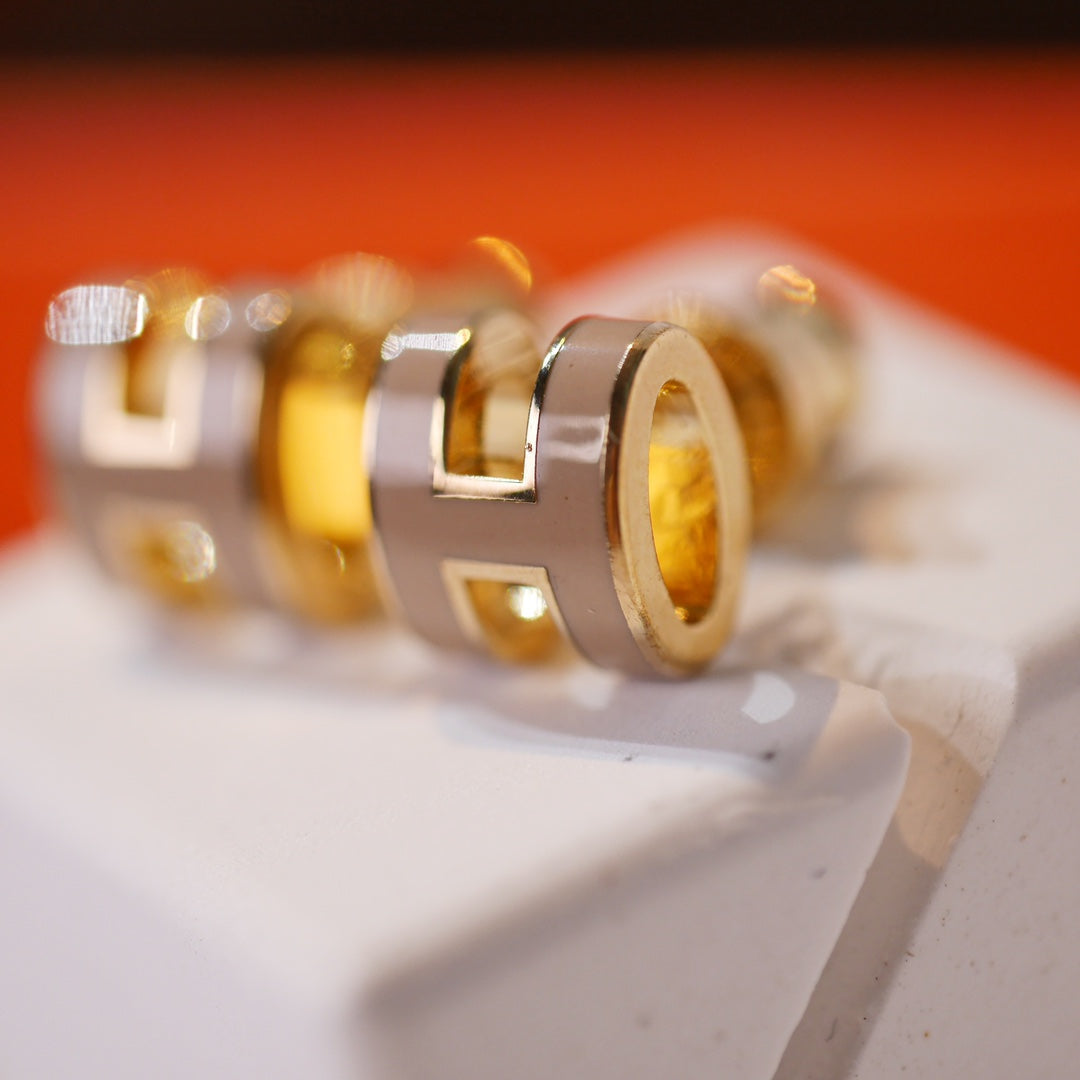 [ORA]MINI POP H GOLD EARRINGS GREY
