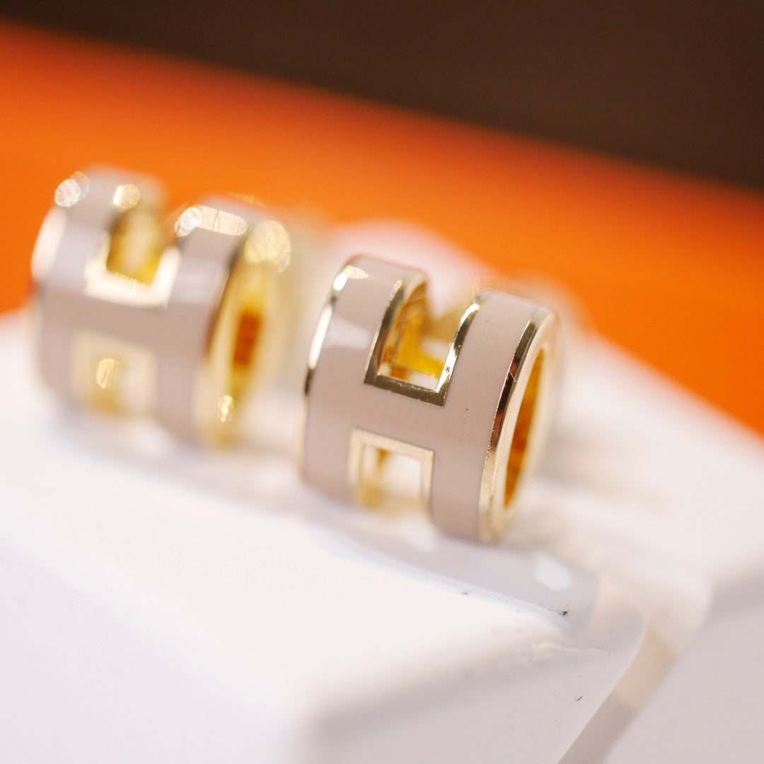 [ORA]MINI POP H GOLD EARRINGS GREY