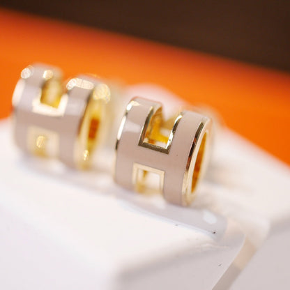 [ORA]MINI POP H GOLD EARRINGS GREY