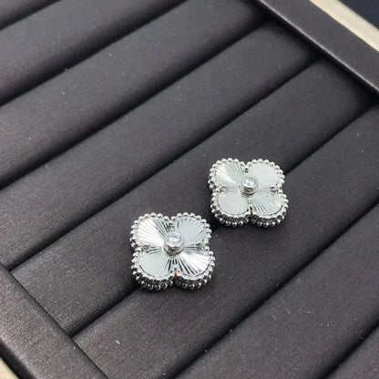 [ORA]CLOVER MINI 9.5MM LASER EARRINGS