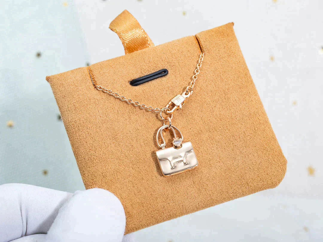 [ORA]AMULETTE PEDANT ROSE GOLD NECKLACE