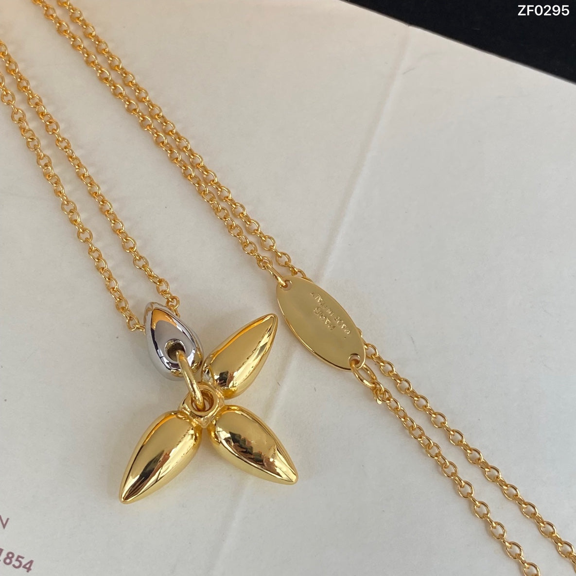 [ORA]LOUISETTE PEDANT GOLD NECKLACE