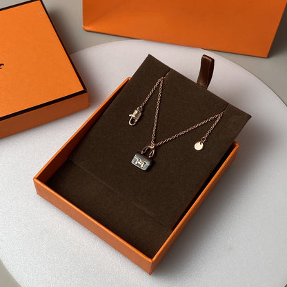 [ORA]CONSTANCE BLACK PEDANT PINK GOLD NECKLACE
