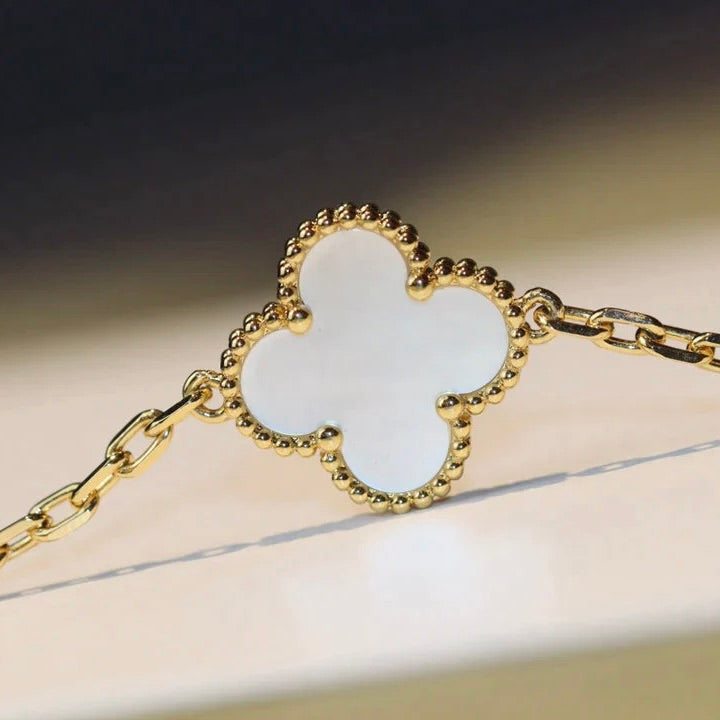 [ORA]CLOVER 20 MOTIFS WHITE MOP NECKLACE