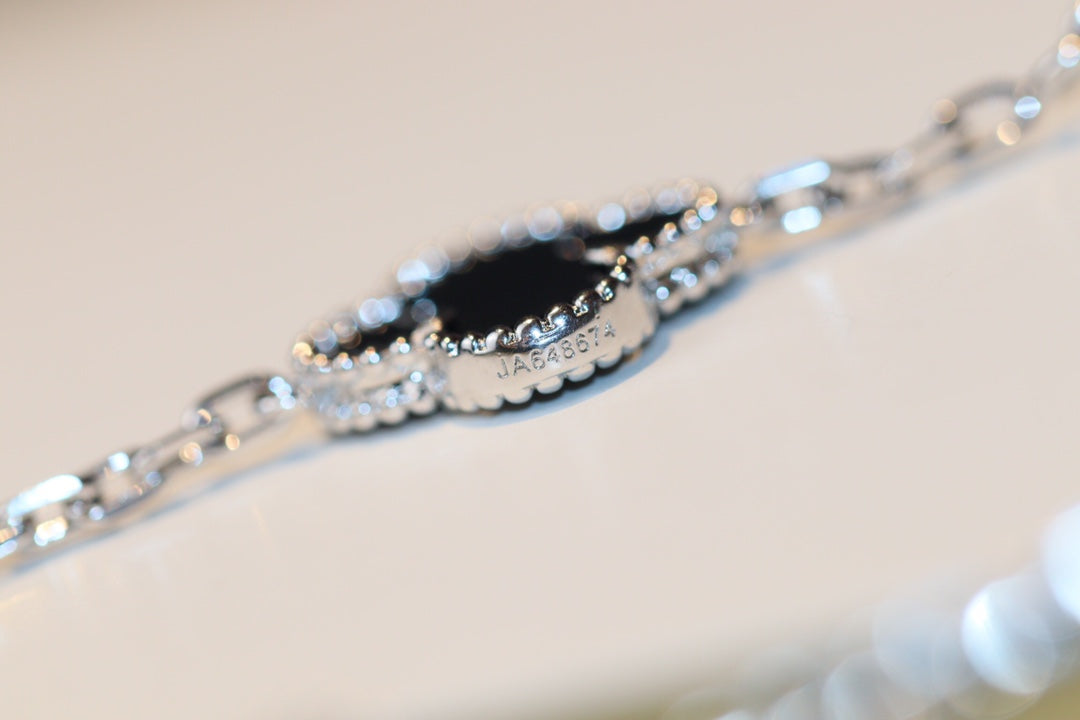[ORA]CLOVER 20 MOTIFS ONYX DIAMOND SILVER