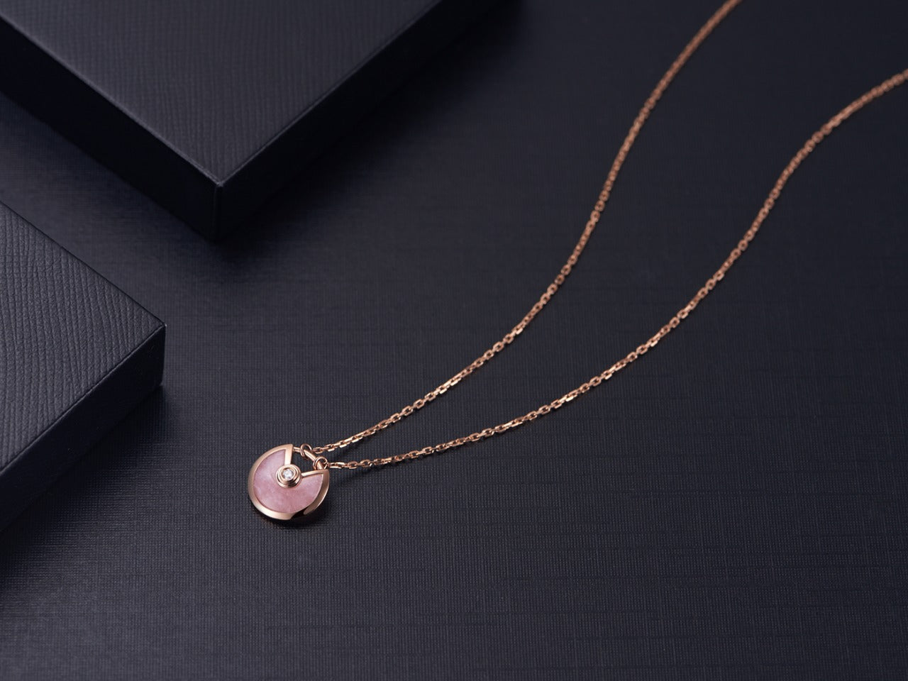[ORA]AMULETTE ROSE GOLD PINK MOP NECKLACE