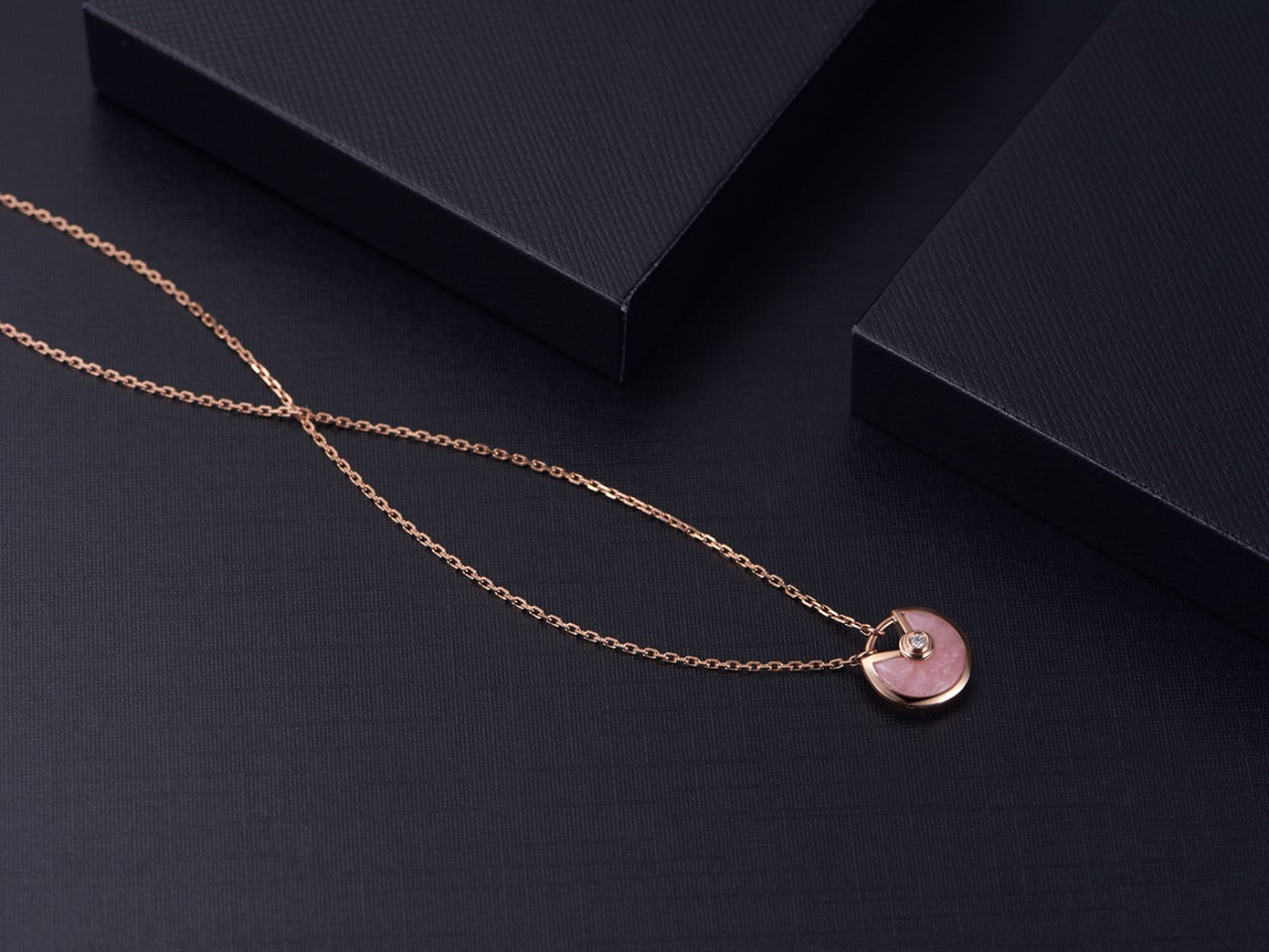 [ORA]AMULETTE ROSE GOLD PINK MOP NECKLACE