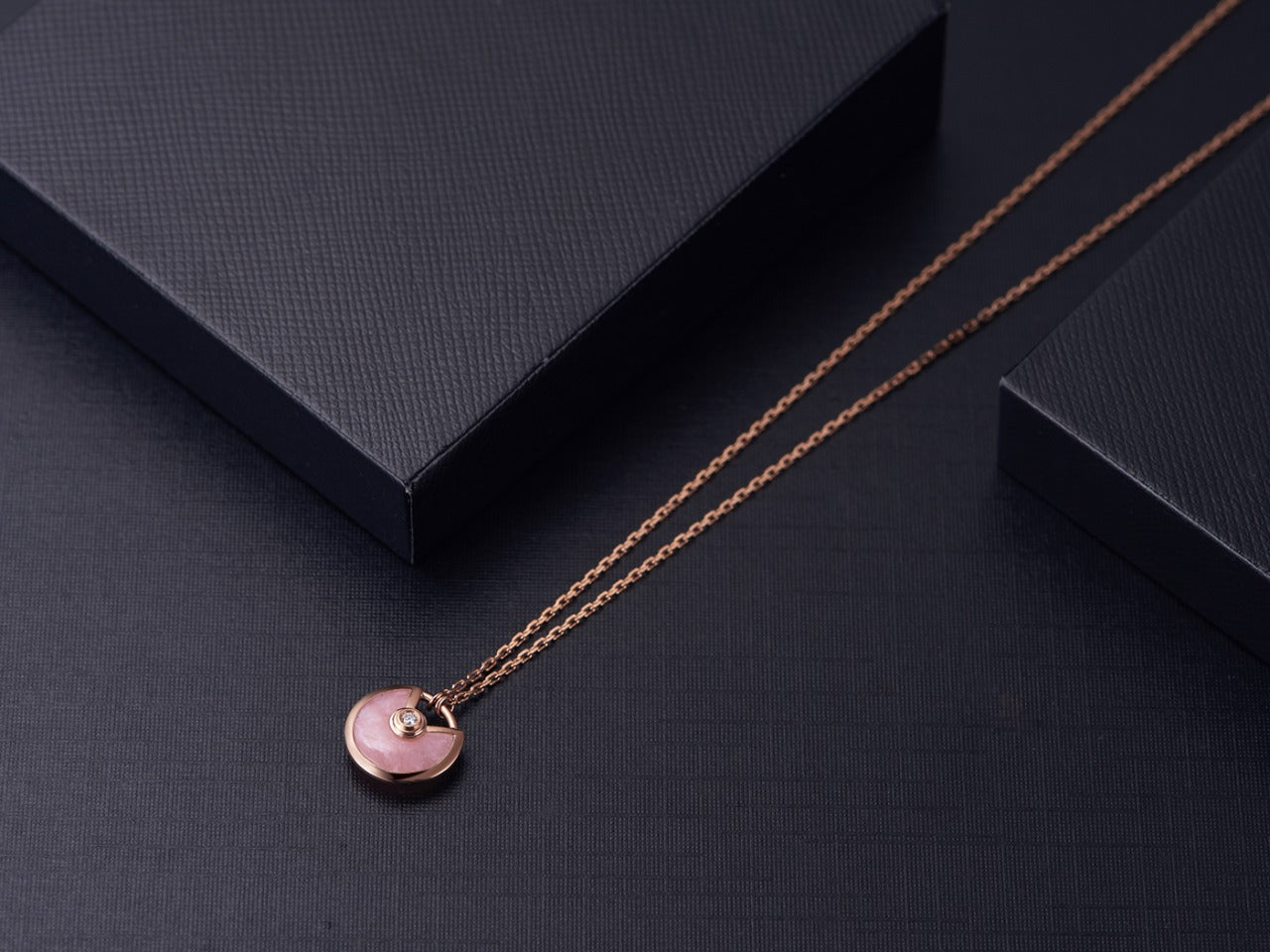 [ORA]AMULETTE ROSE GOLD PINK MOP NECKLACE