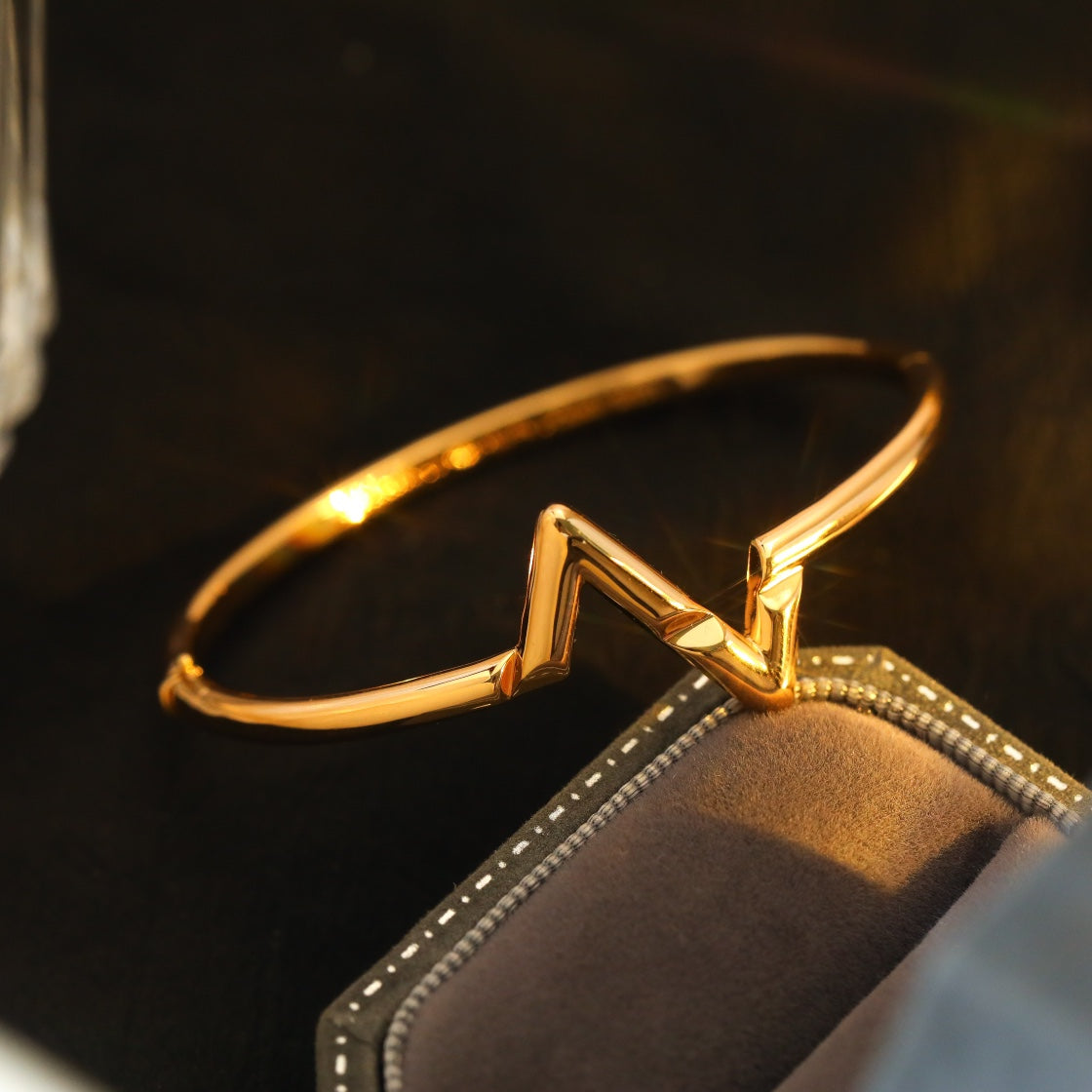 [ORA]VOLTE UPSITE DOWN BRACELET