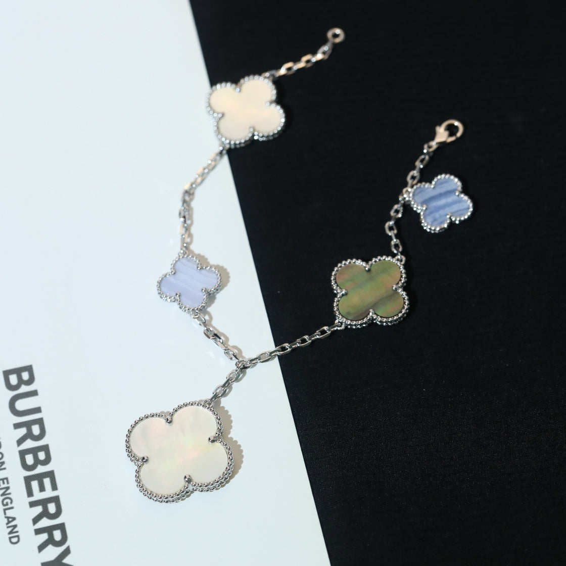 [ORA]CLOVER BRACELET 5 MOTIFS MOP CHALCEDONY SILVER