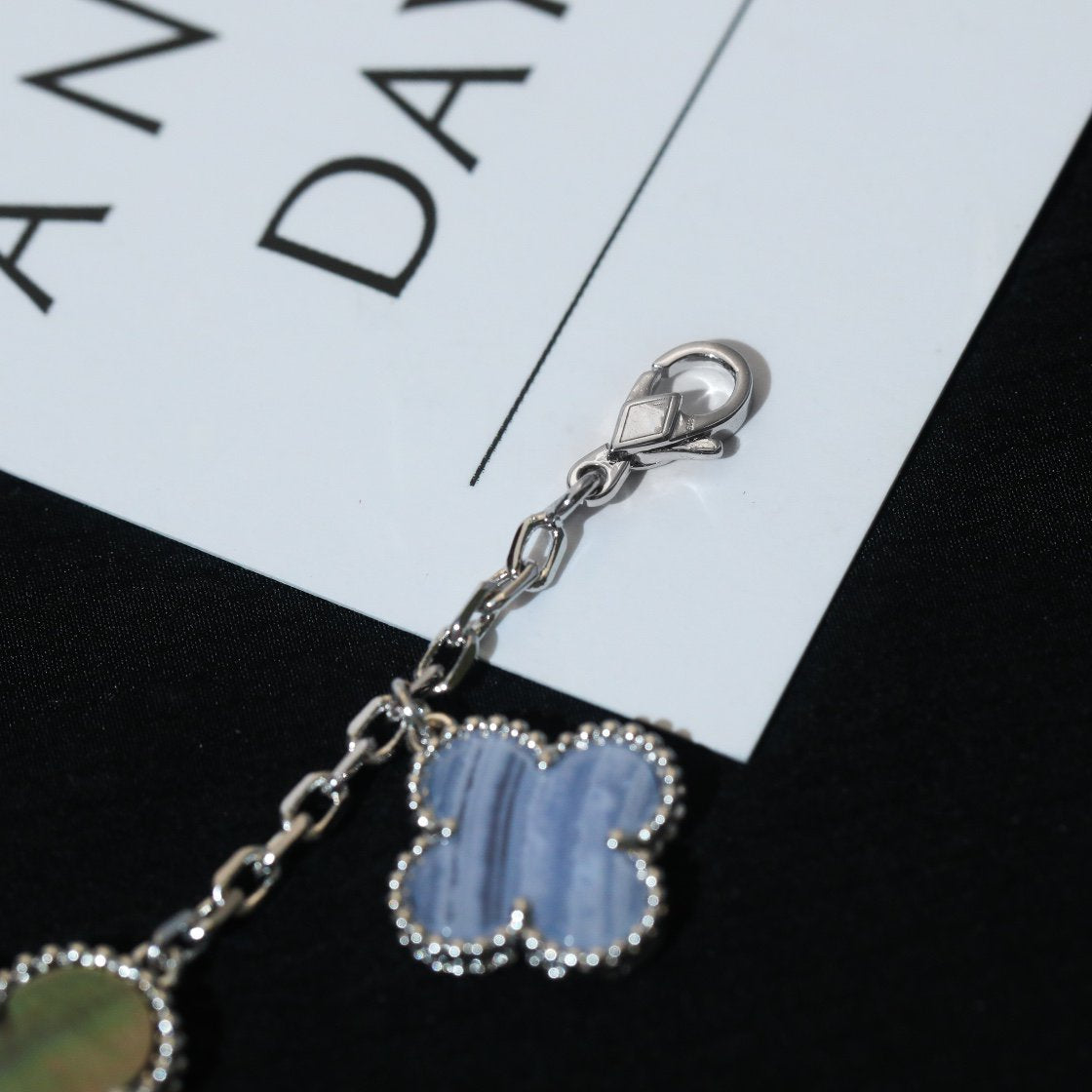 [ORA]CLOVER BRACELET 5 MOTIFS MOP CHALCEDONY SILVER