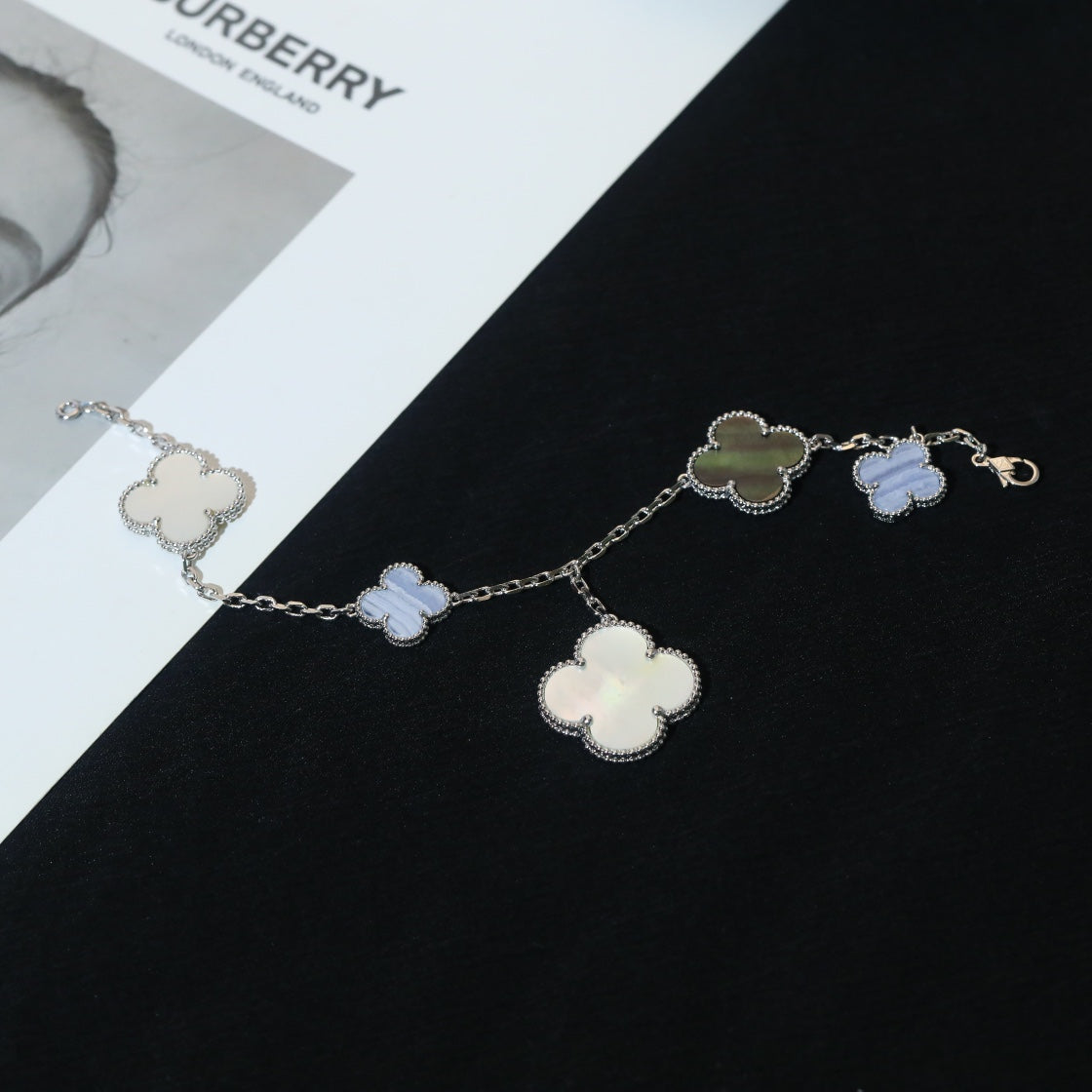 [ORA]CLOVER BRACELET 5 MOTIFS MOP CHALCEDONY SILVER