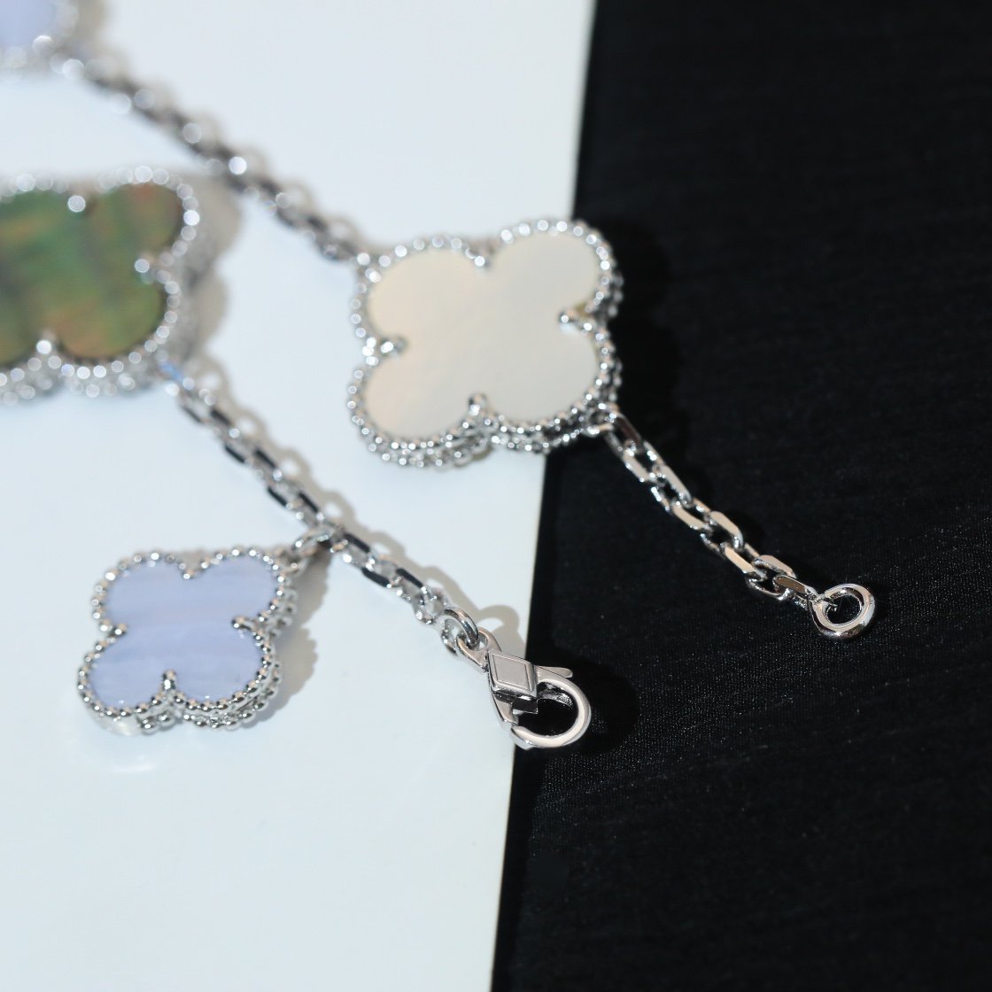 [ORA]CLOVER BRACELET 5 MOTIFS MOP CHALCEDONY SILVER