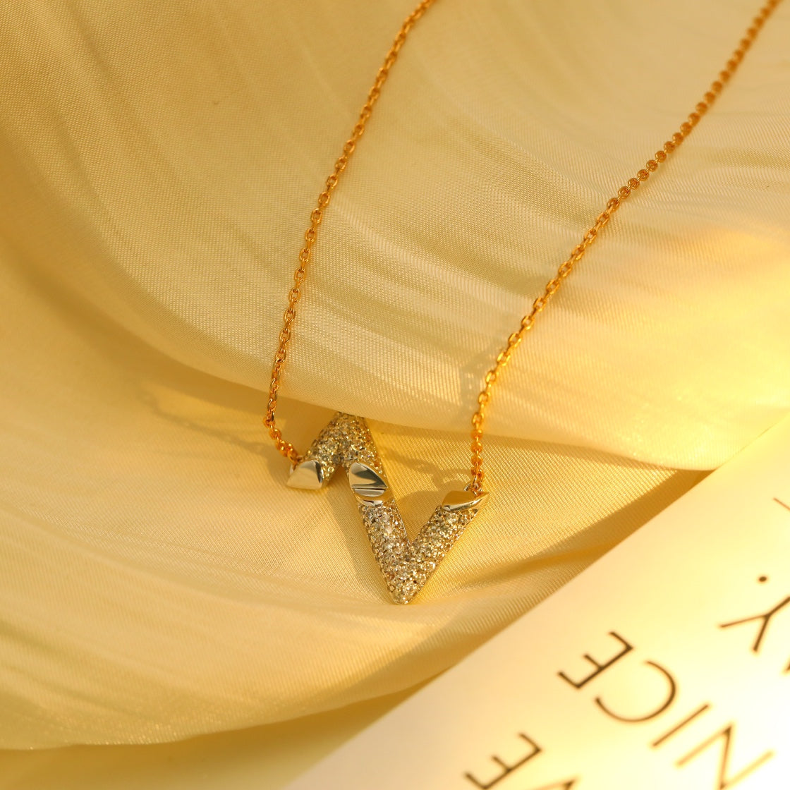 [ORA]VOLT SILVER DIAMOND PEDANT NECKLACE