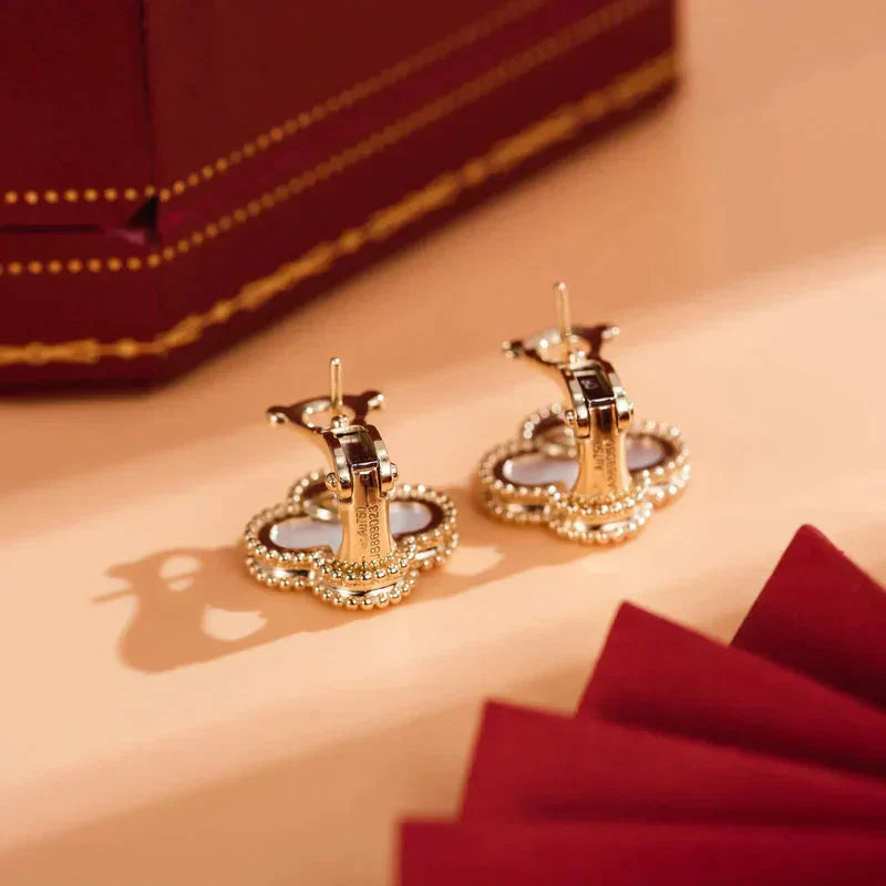 [ORA]CLOVER MEDIUM 1 MOTIFS  WHITE MOP STUD EARRINGS