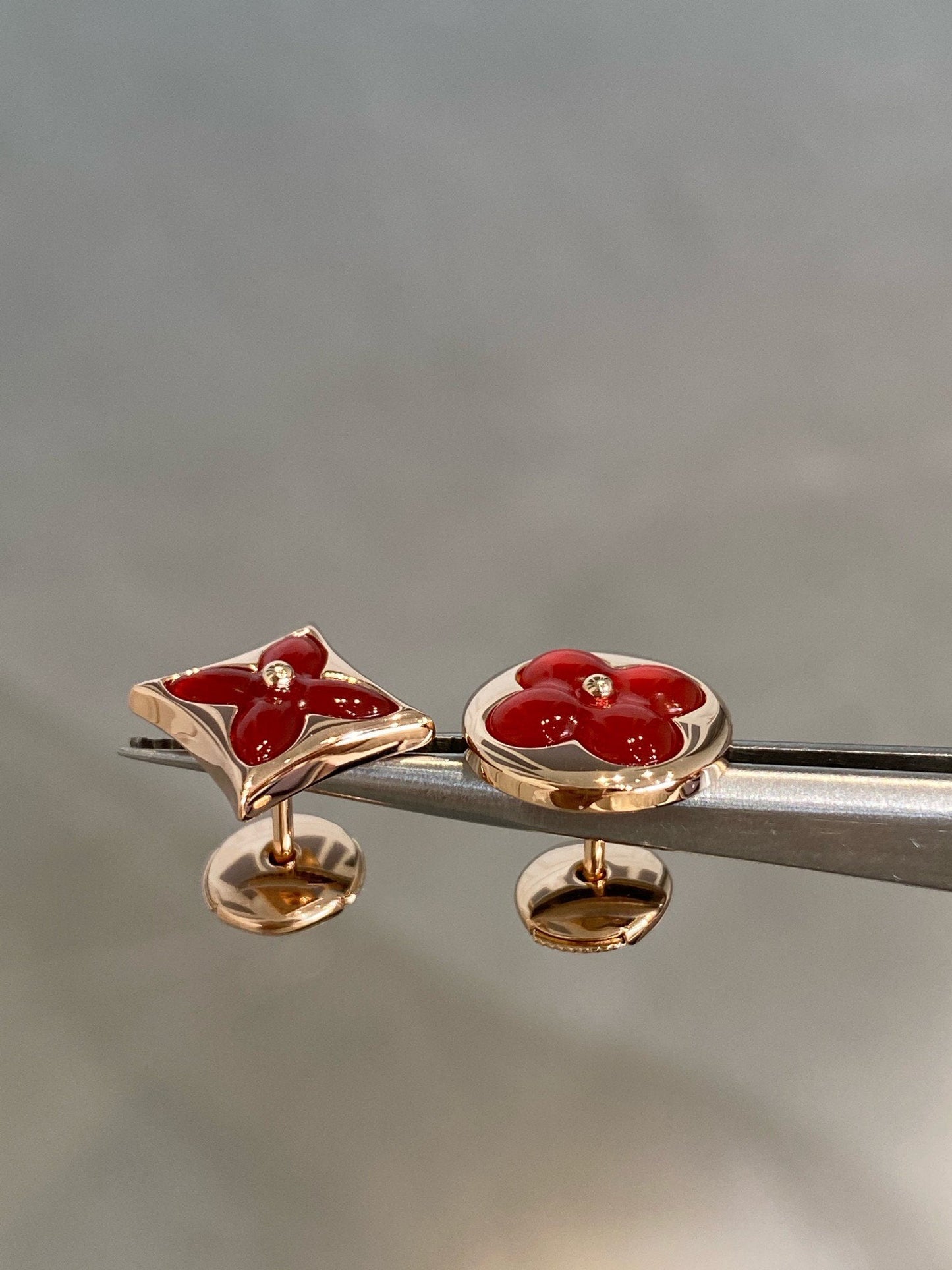 [ORA]STAR AND SUN PINK GOLD CARNELIAN STUD EARRINGS