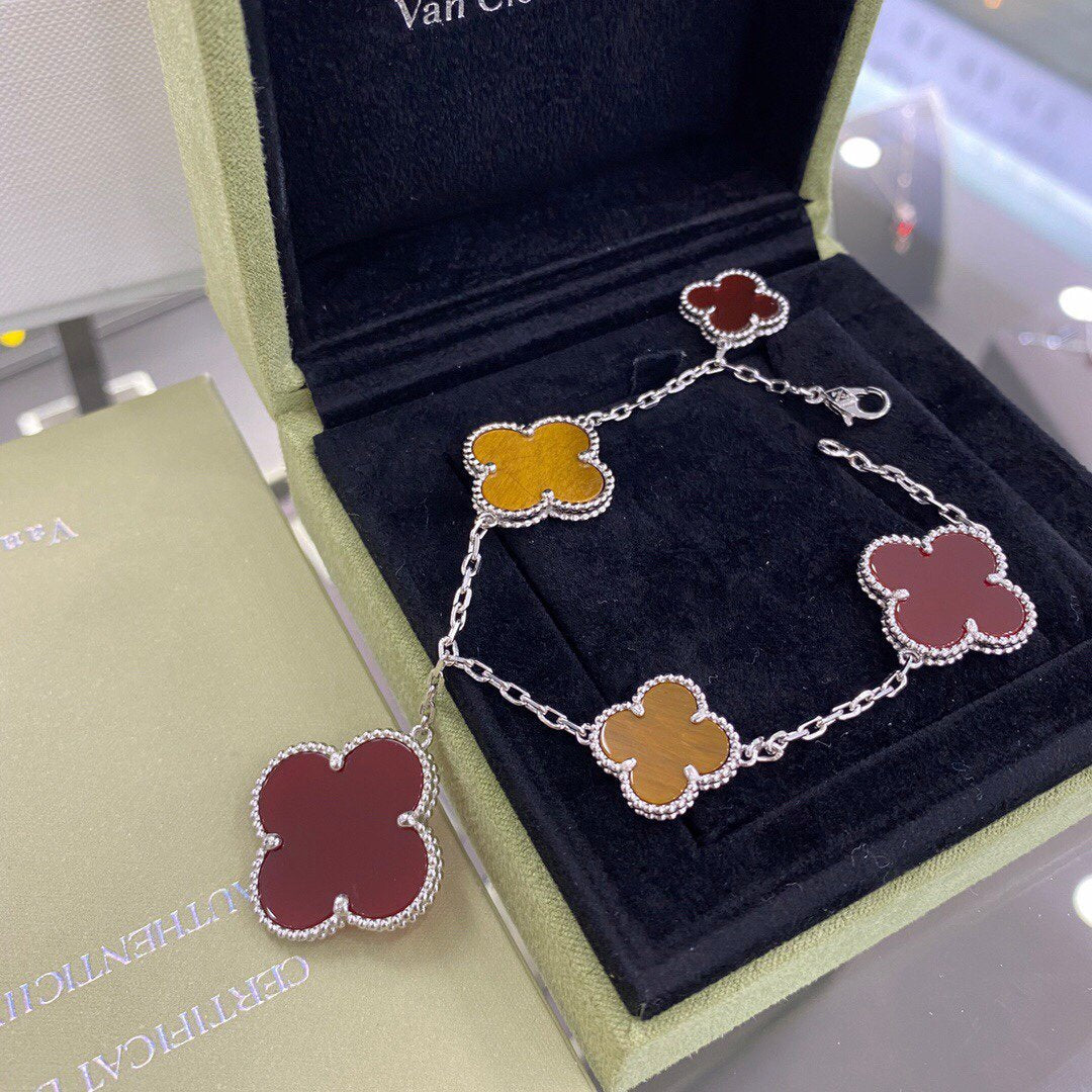 [ORA]CLOVER 5 MOTIFS SIVLER CARNELIAN TIGER EYE BRACELET