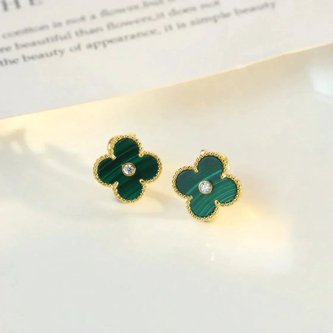 [ORA]CLOVER MEDIUM 1 MOTIFS MALACHITE DIAMOND EARRINGS