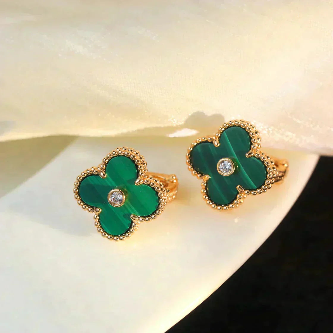 [ORA]CLOVER MEDIUM 1 MOTIFS MALACHITE DIAMOND EARRINGS