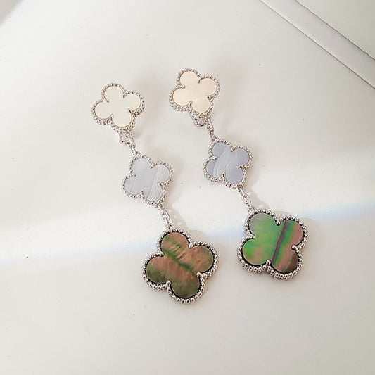 [ORA]CLOVER 3 MOTIFS CHALCEDONY DARK MOP SILVER EARRINGS