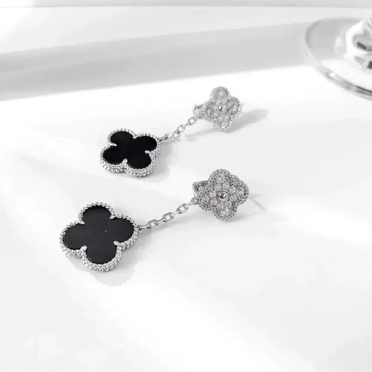 [ORA]CLOVER 2 MOTIVE DIAMANT ONYX OHRRINGE SILBER