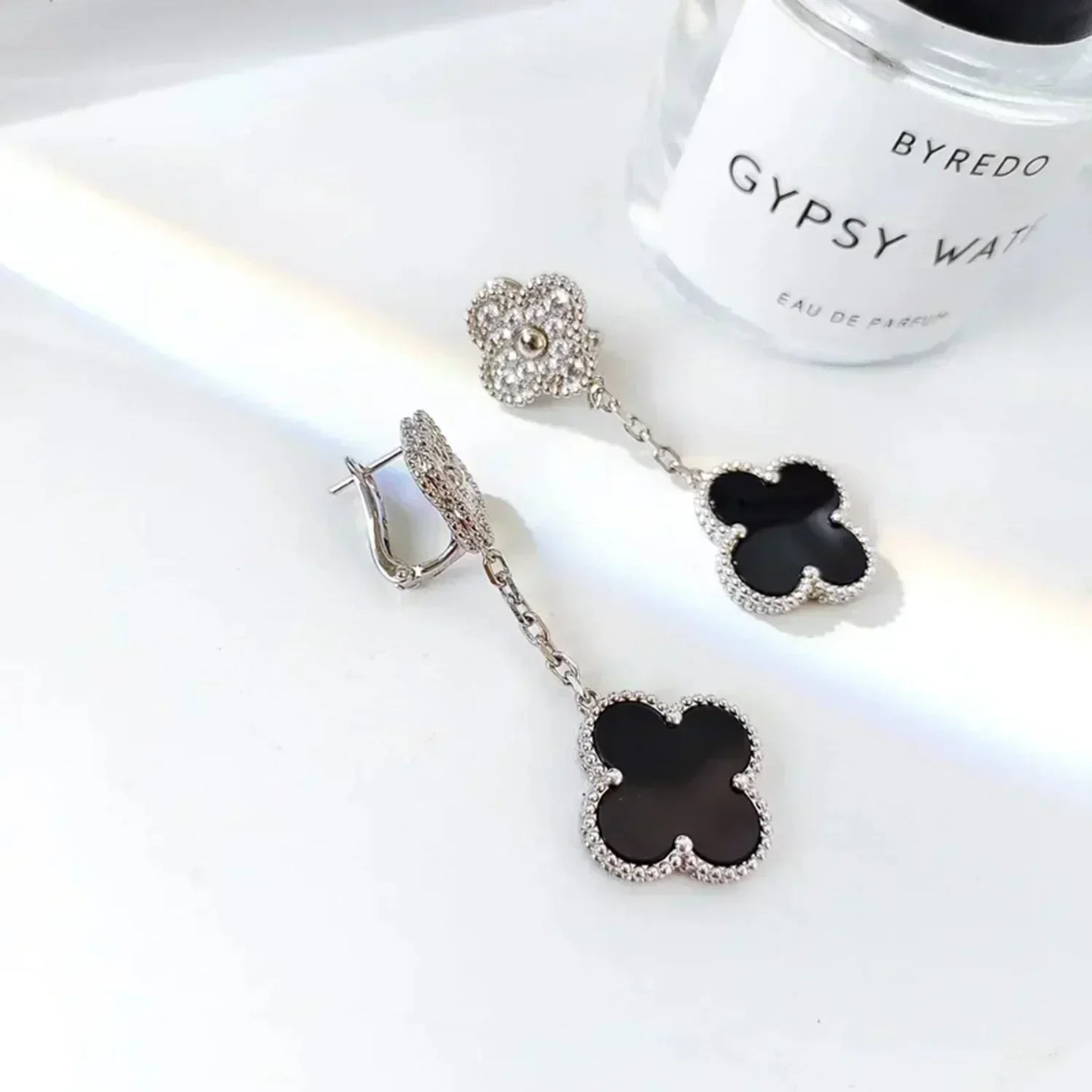 [ORA]CLOVER 2 MOTIFS  DIAMOND ONYX EARRINGS SILVER