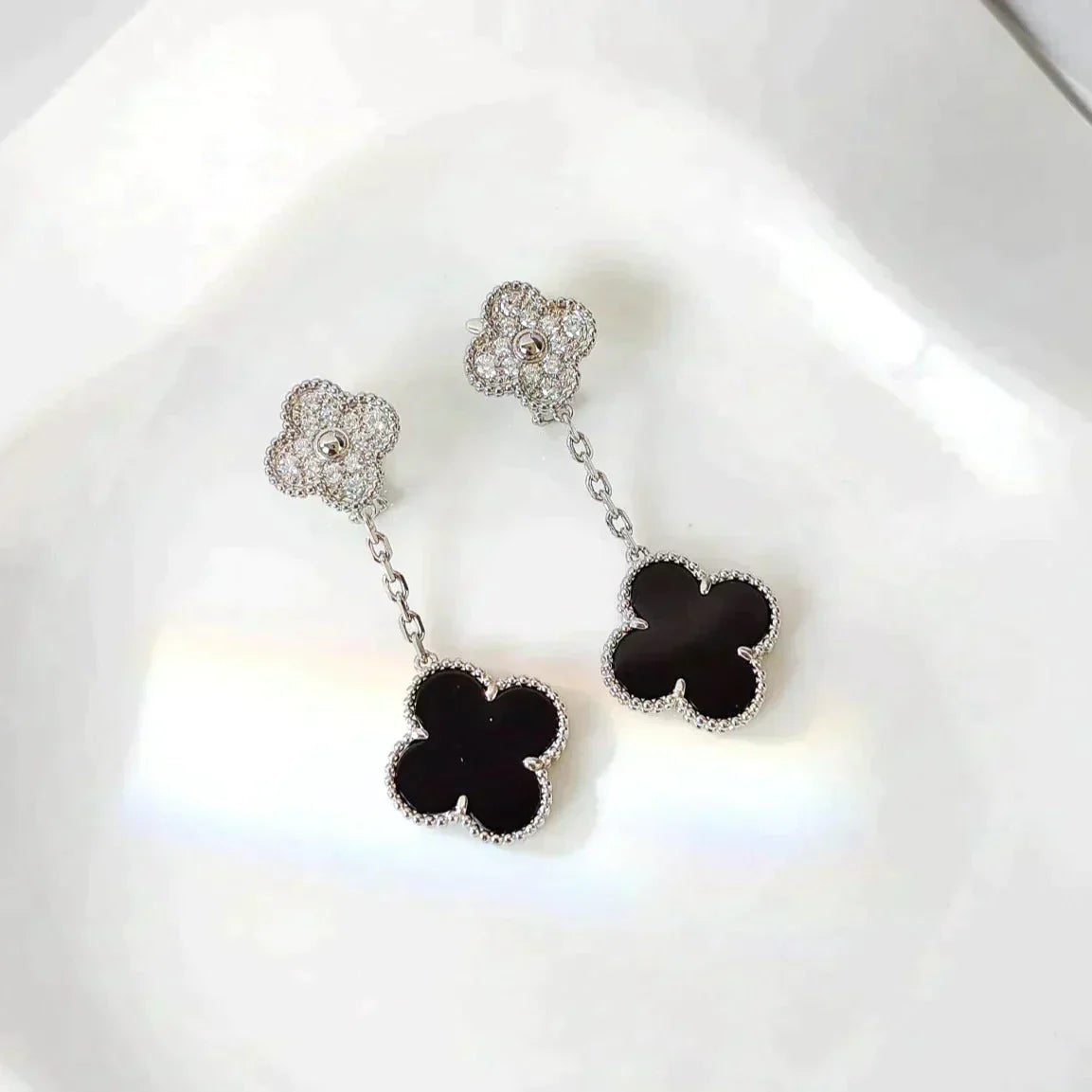 [ORA]CLOVER 2 MOTIFS  DIAMOND ONYX EARRINGS SILVER
