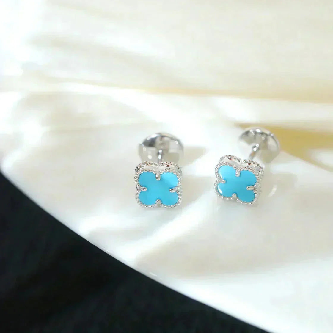 [ORA]CLOVER MINI 9.5MM ONYX STUD EARRINGS SILVER