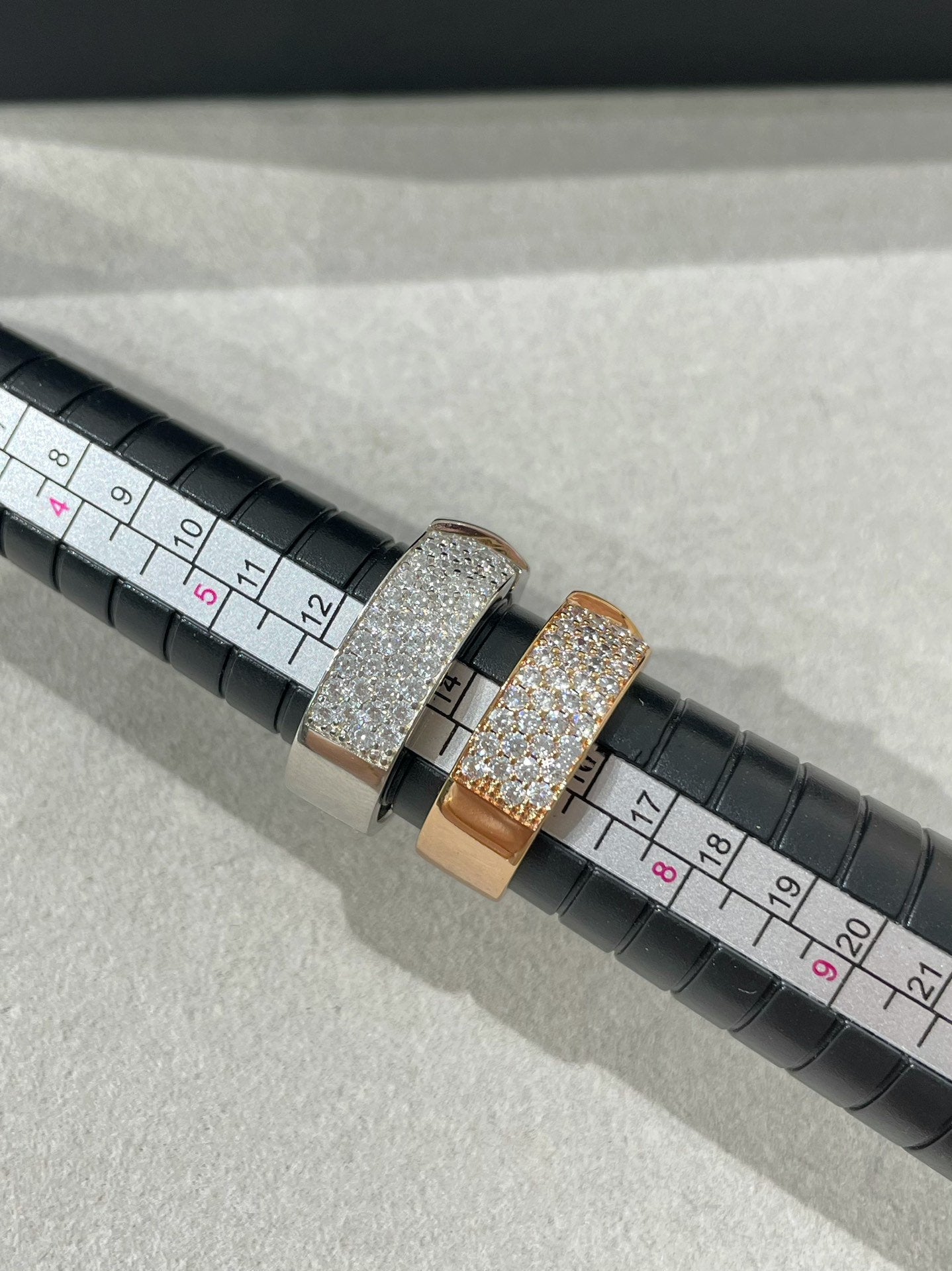 [ORA]LIENS EVIDENCE  DIAMOND PAVED RING