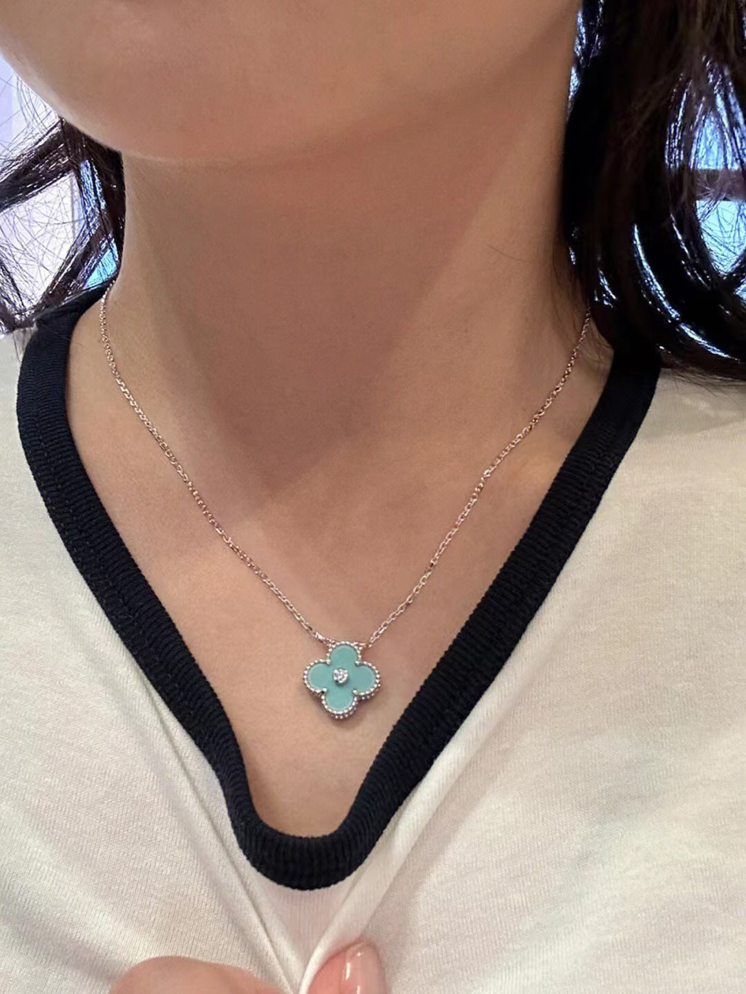[ORA]CLOVER 1 DIAMOND LIGHT BLUE SILVER NECKLACE