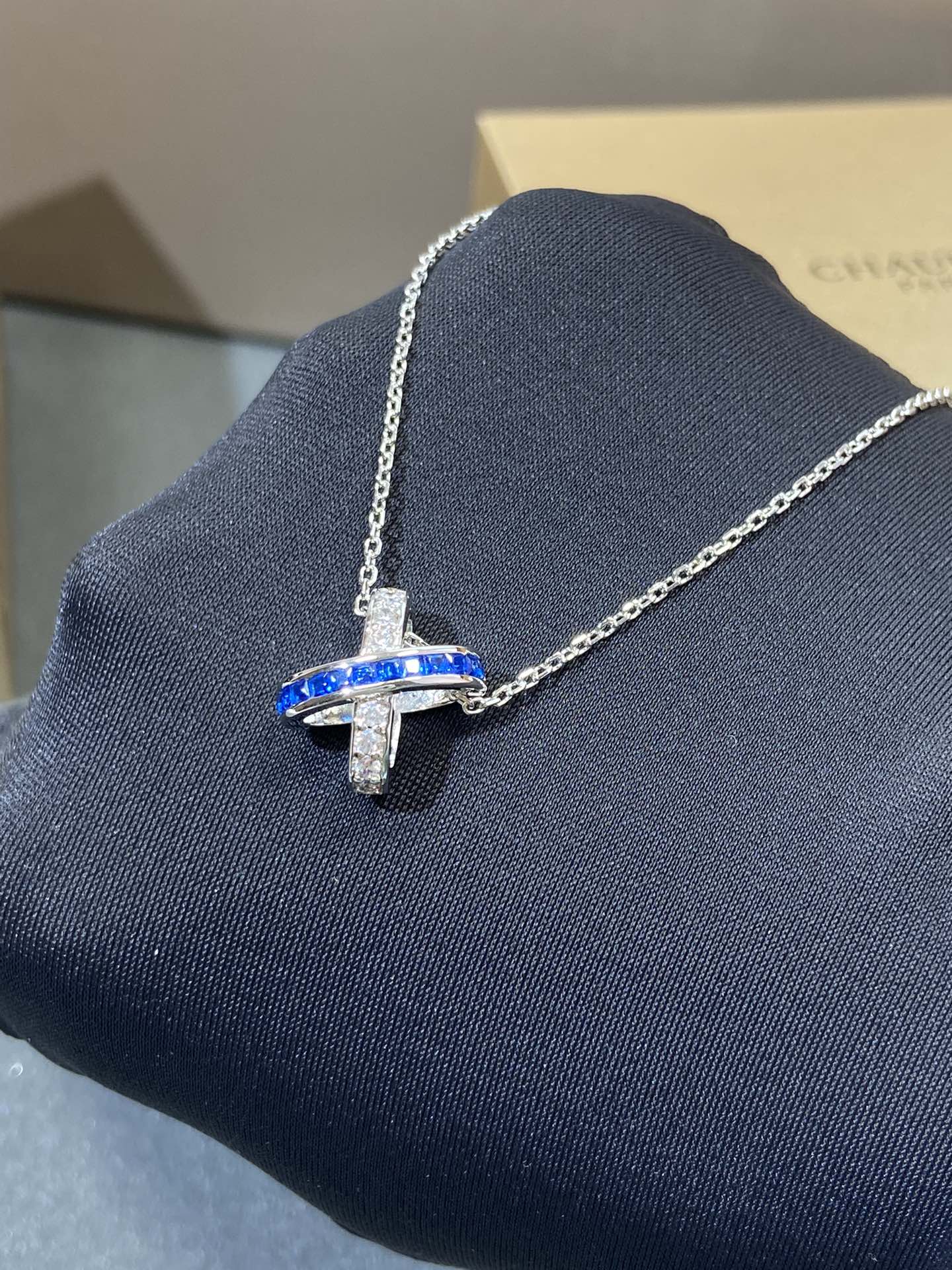 [ORA]LIENS DIAMOND SILVER NECKLACE