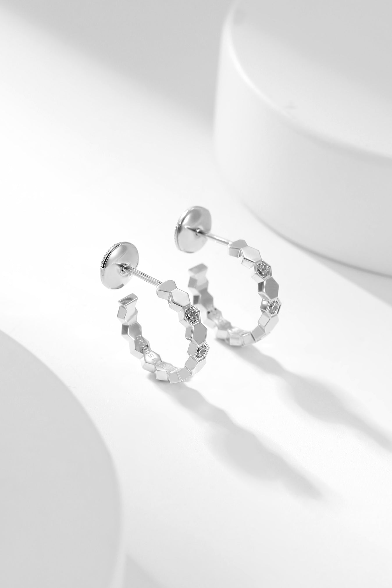 [ORA]BEE LOVE DIAMOND HOOP EARRINGS
