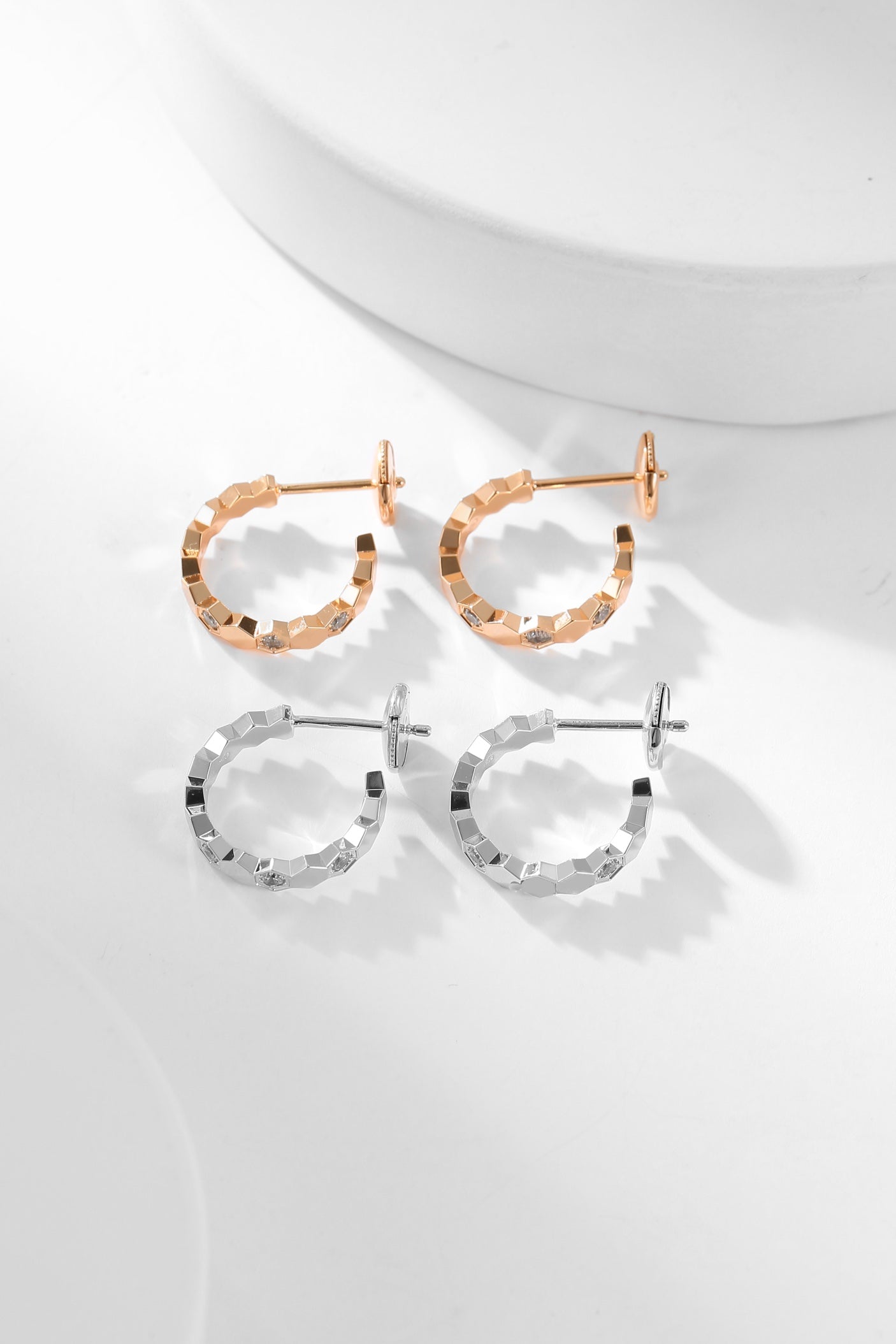 [ORA]BEE LOVE DIAMOND HOOP EARRINGS