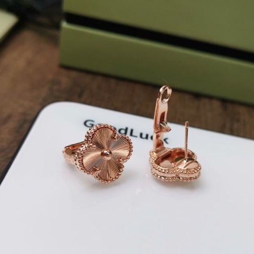 [ORA]CLOVER MEDIUM STUD EARRINGS