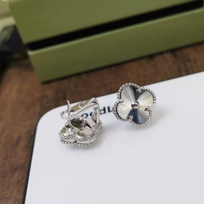 [ORA]CLOVER MEDIUM STUD EARRINGS