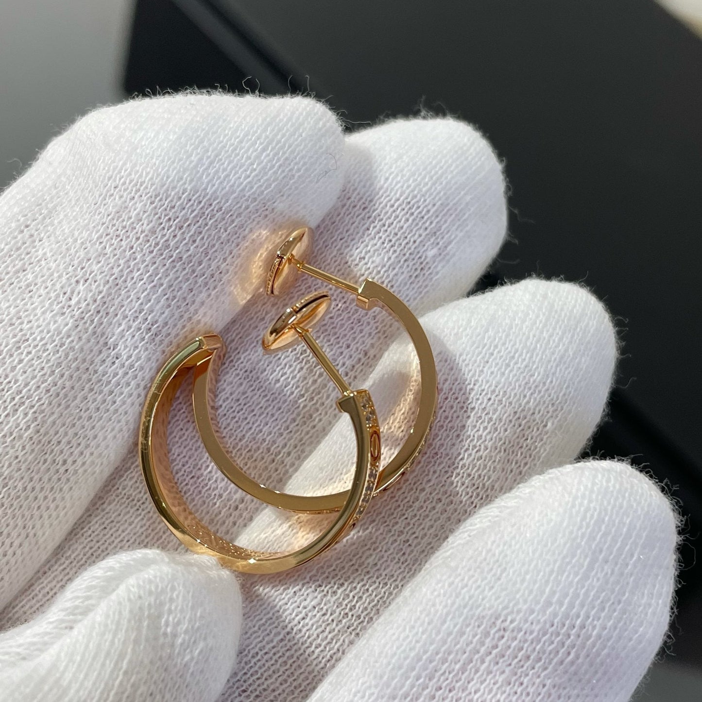 [ORA]LOVE DIAMOND PINK GOLD HOOP EARRINGS