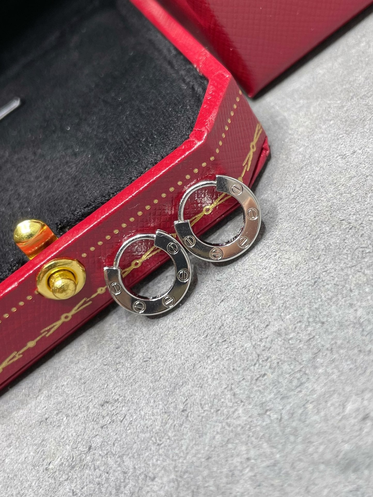[ORA]LOVE MINI EARRINGS
