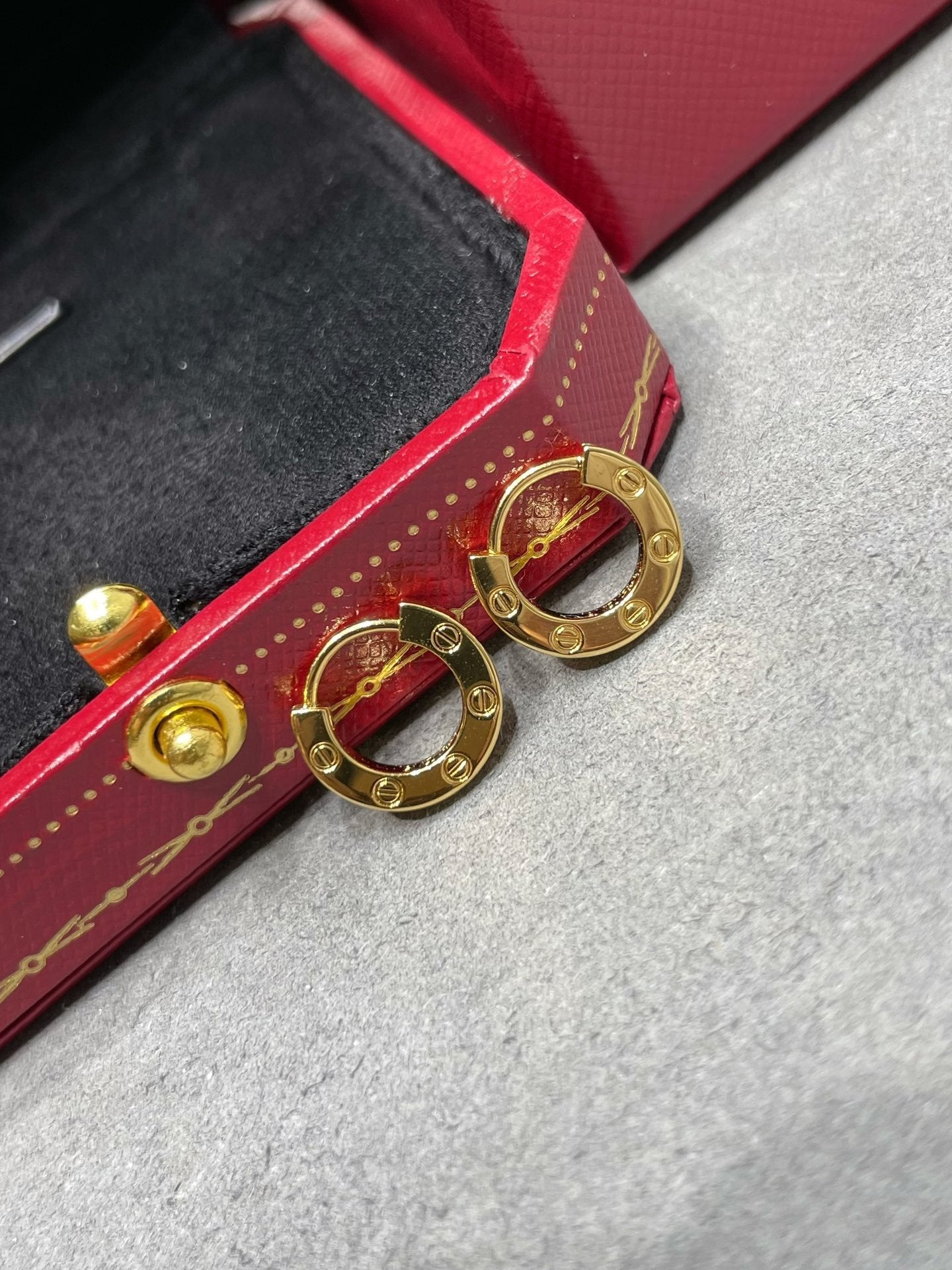 [ORA]LOVE MINI EARRINGS