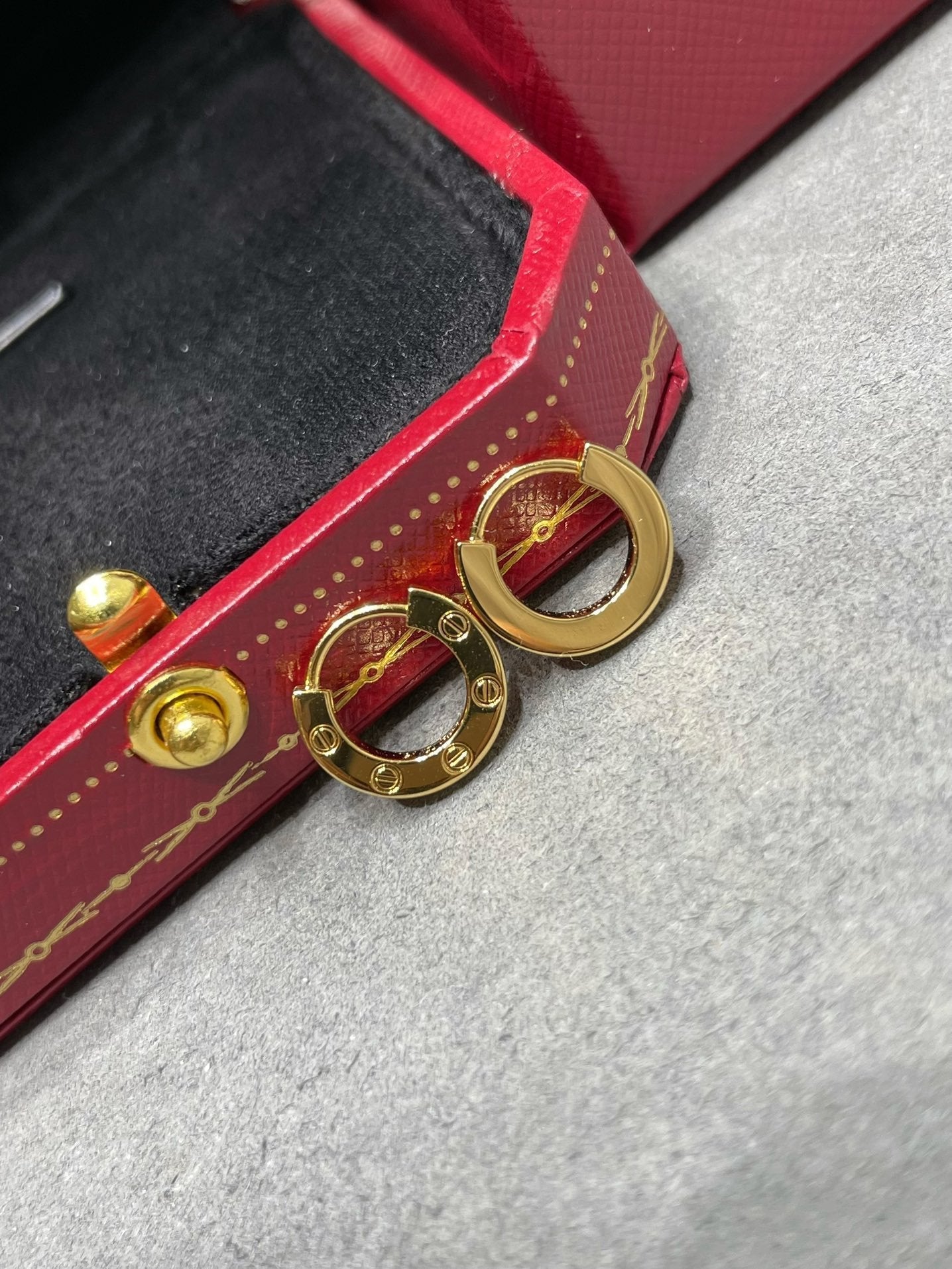 [ORA]LOVE MINI EARRINGS
