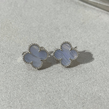 [ORA]CLOVER CHALCEDONY SILVER STUD EARRINGS