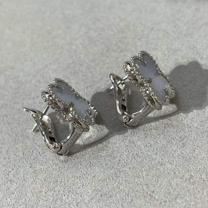[ORA]CLOVER CHALCEDONY SILVER STUD EARRINGS