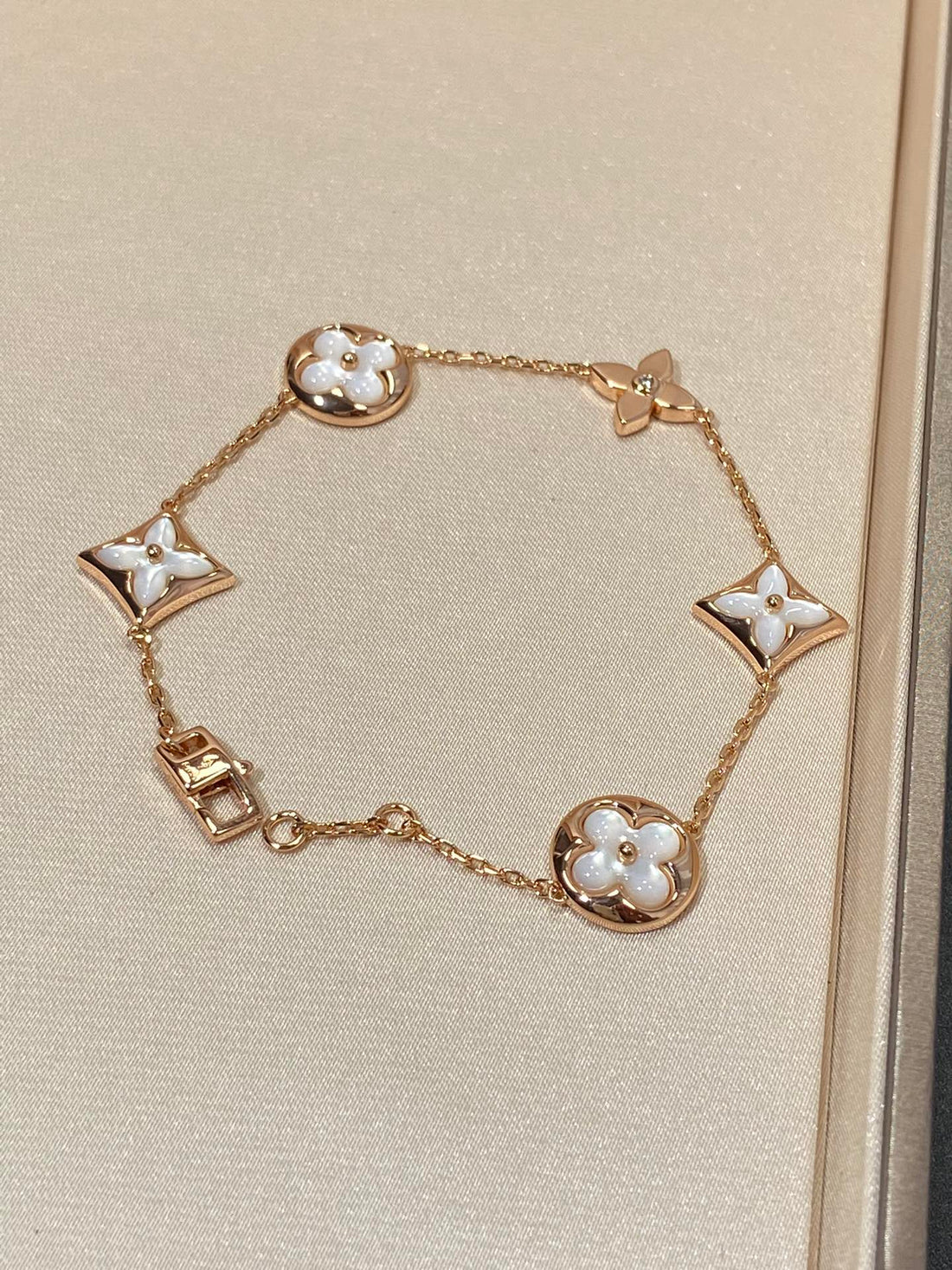 [ORA]STAR AND SUN 5 MOTIF MOP PINK GOLD BRACELET