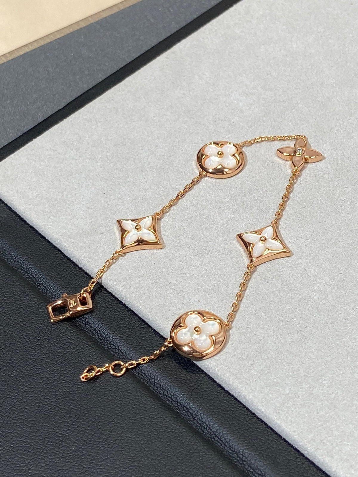 [ORA]STAR AND SUN 5 MOTIF MOP PINK GOLD BRACELET