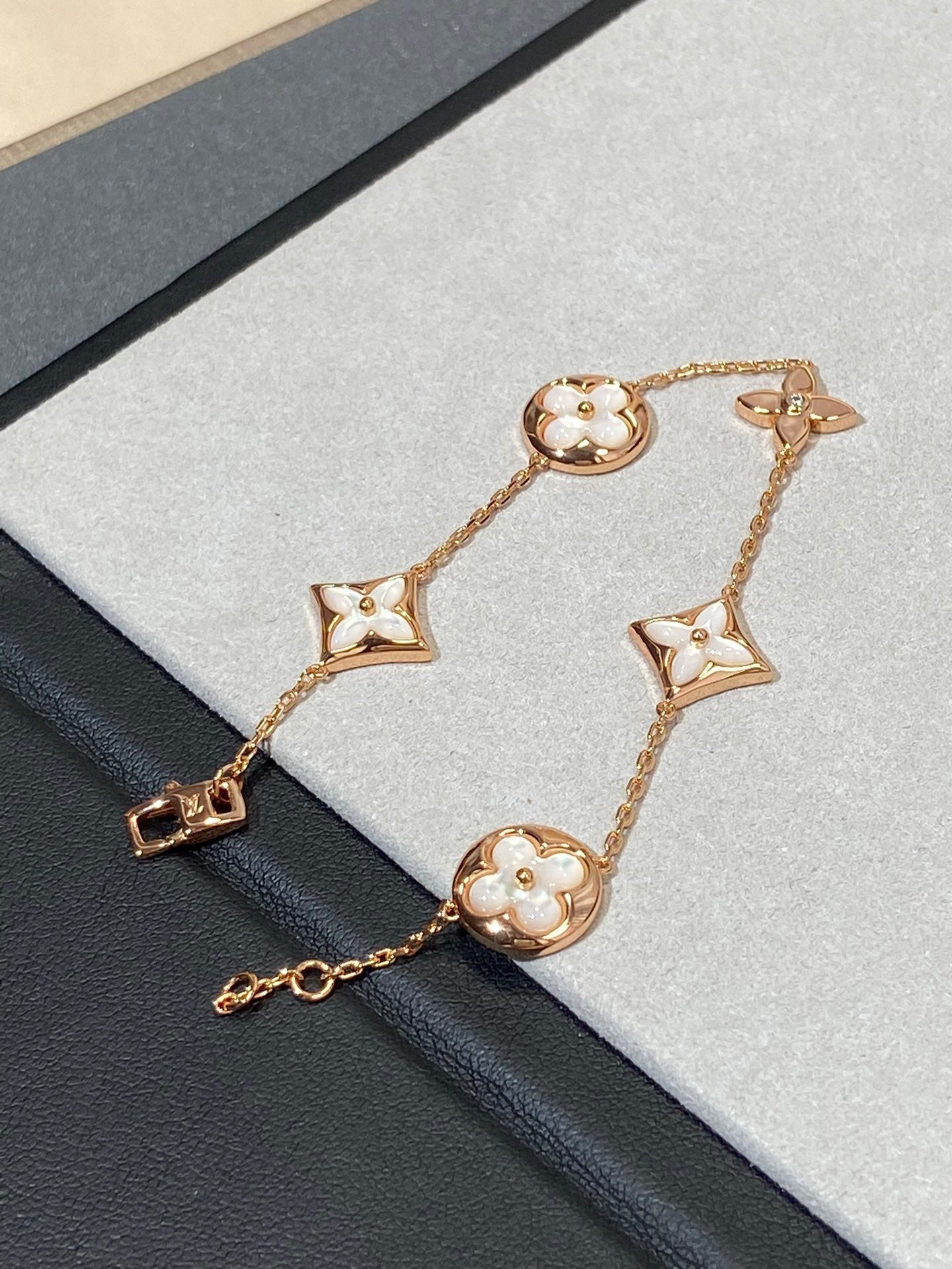 [ORA]STAR AND SUN 5 MOTIF MOP PINK GOLD BRACELET